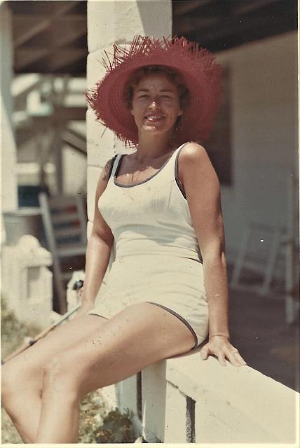 Lois Bathing Suit Large Hat