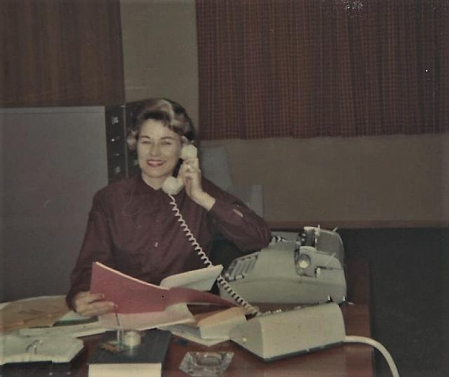 Lois Desk Fieldcrest Earlier