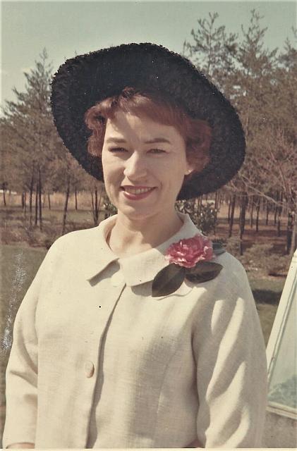 Lois Hat Flower Patio